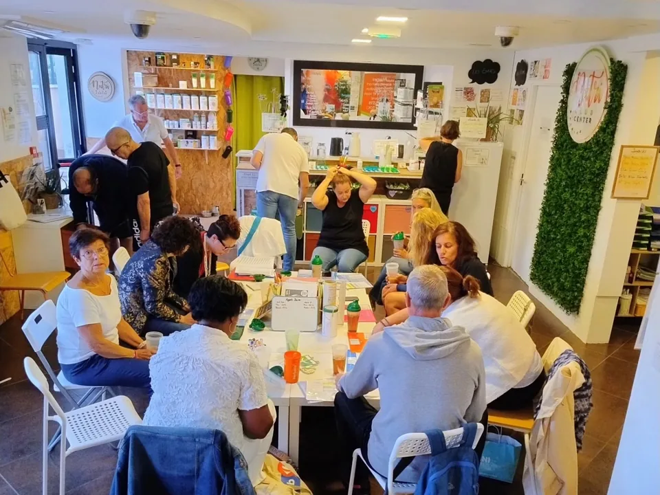 À la table du club Nutri-Club Center, un petit-déjeuner pris avant de filer au travail